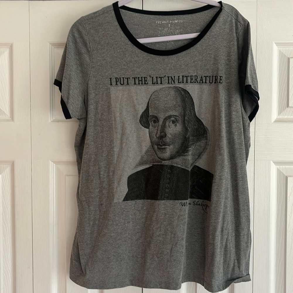 2x freshly painted tee